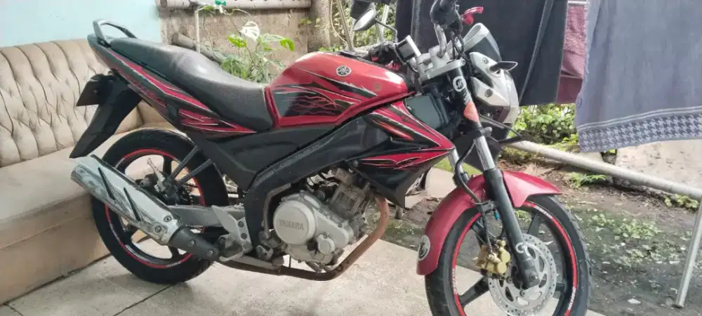 Jual Yamaha Vixion 150cc tahun 2010 surat lengkap