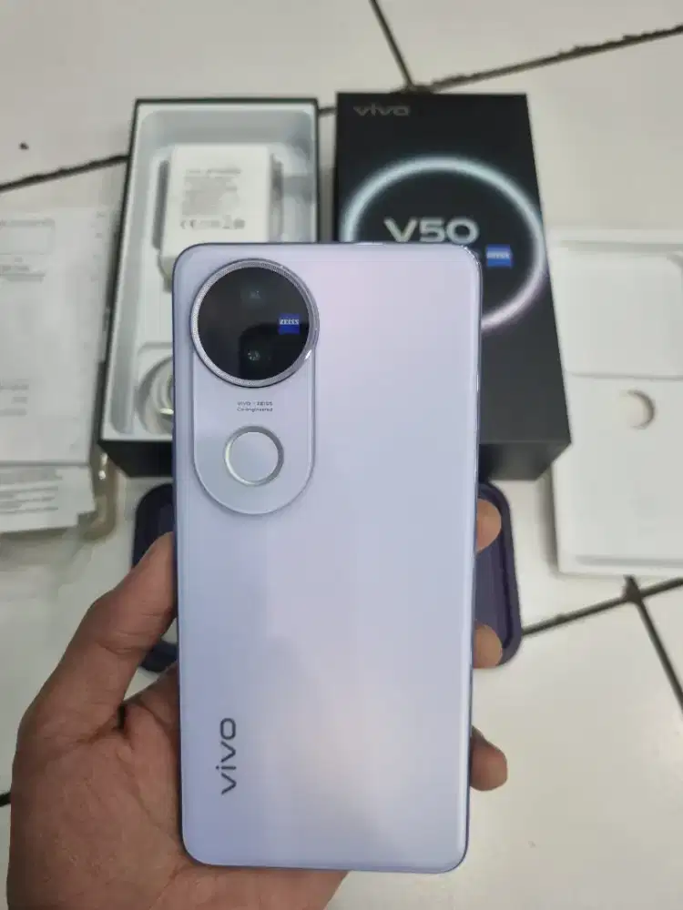 Vivo V50 5G 12/256 GB Garansi maret 2026
