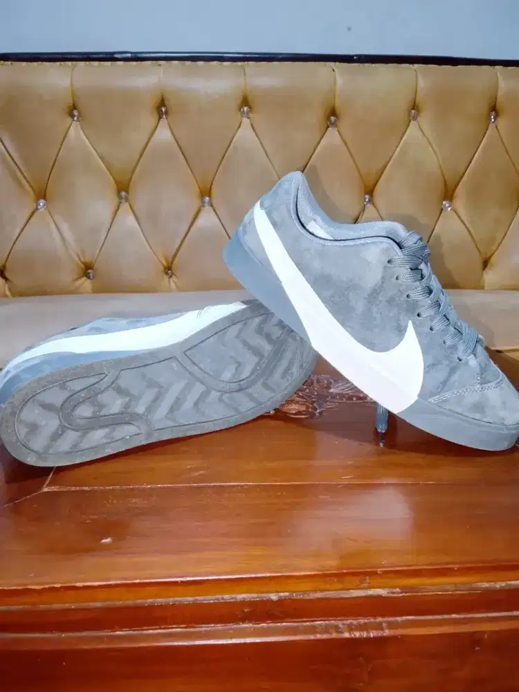 NIKE BLAZER CITY LOW GREY