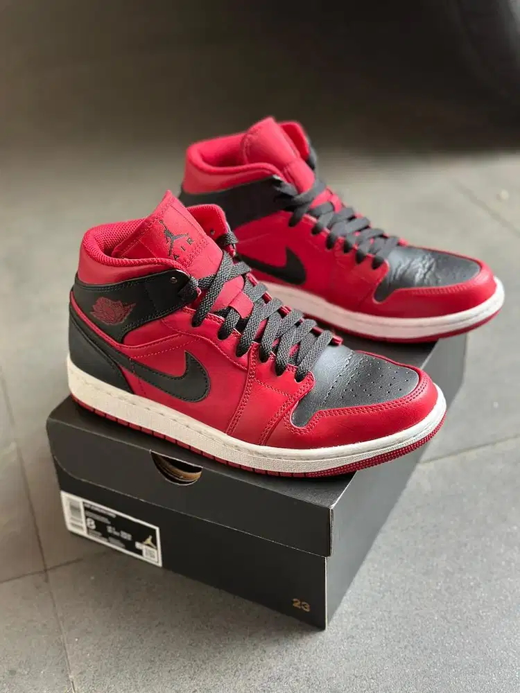 Air Jordan 1 Mid Original Limited Edt Singapore Size 41 Like New + Box