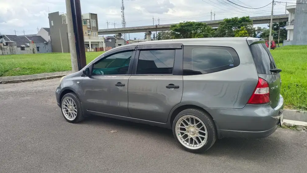 Nissan Grand livina 2008 Bensin