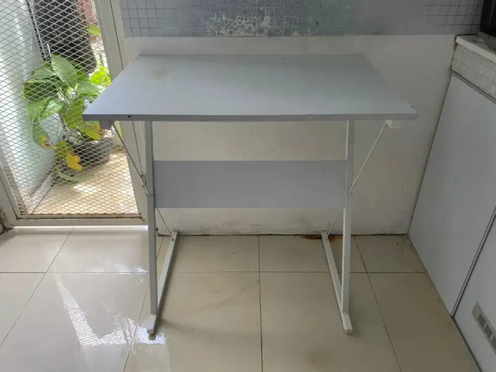 Jual meja besi Informa