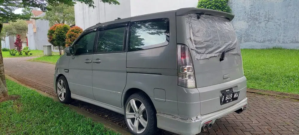 Nissan Serena 2005 Bensin