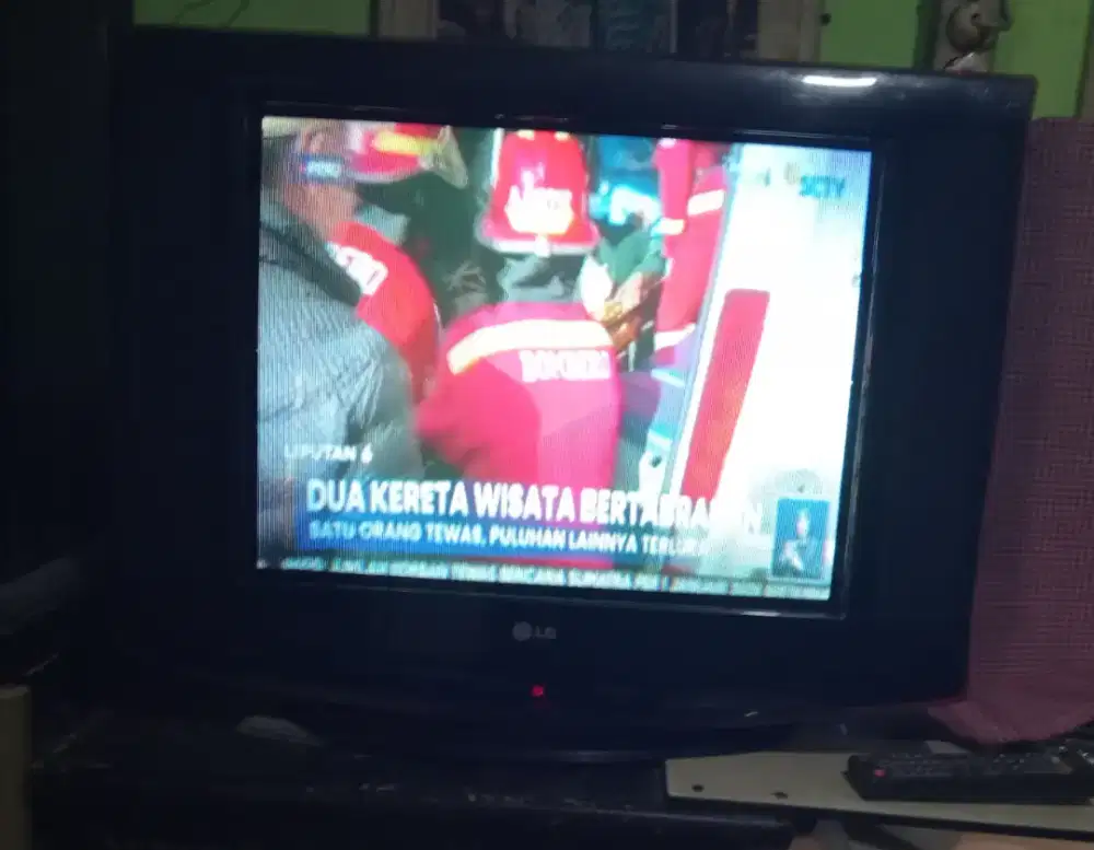 Tv tabung slim 21 inch Merk LG +stb nego halus