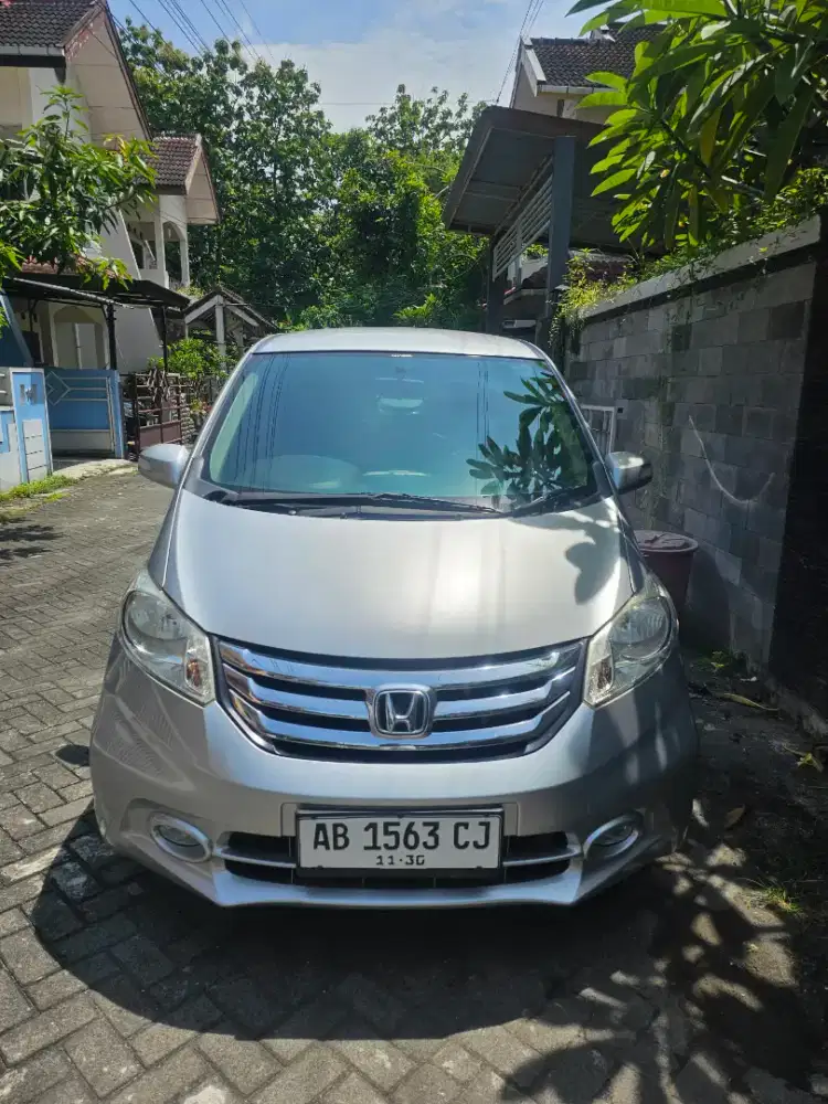 Freed PSD Matic 2015 Km86rb Istimewa