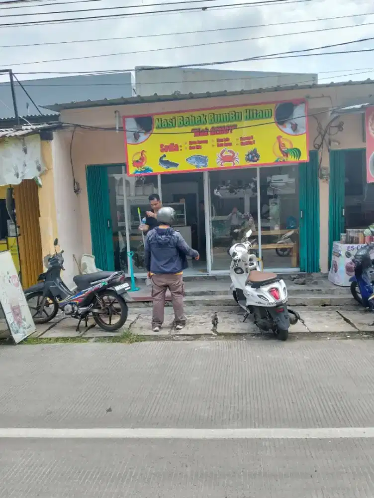 Nasi bebek bumbu hitam Mak gemoy