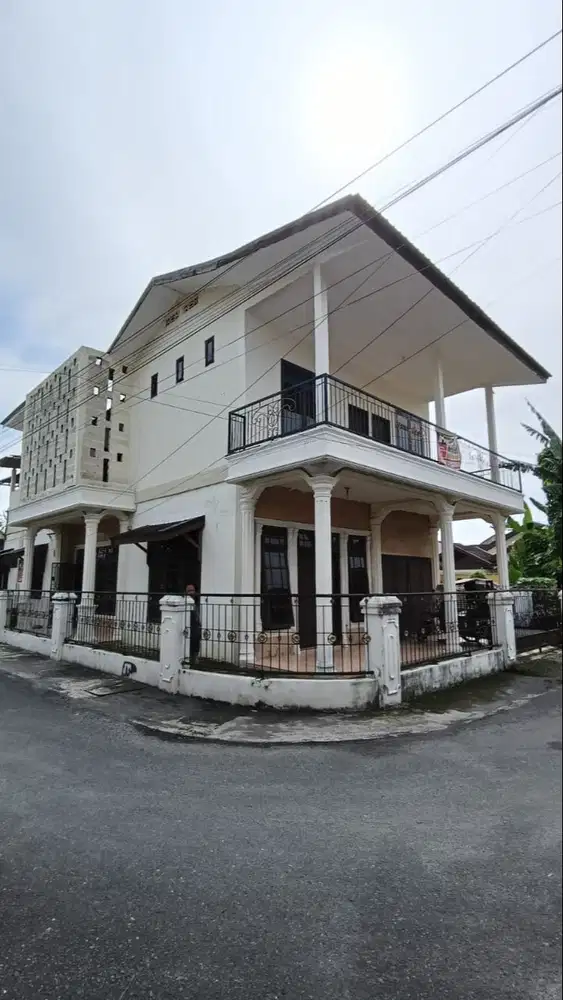 Dijual Rumah Siap Huni 5 Kamar Tidur di Jalan Bunga Baldu, Asam Kumban