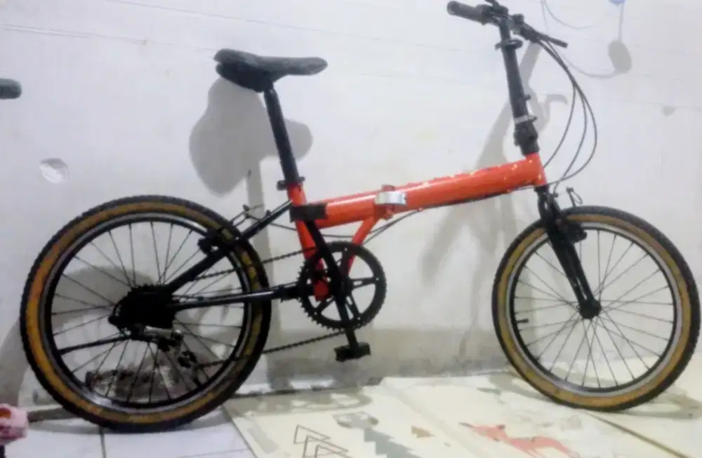 Sepeda lipat 20inch 6 gigi