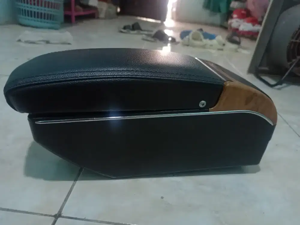 Armest universal semua mobil