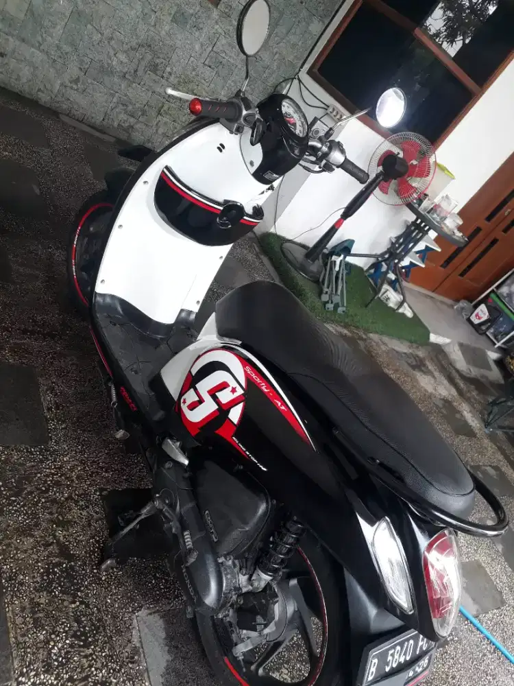Honda beat 2018 magenta hitam
