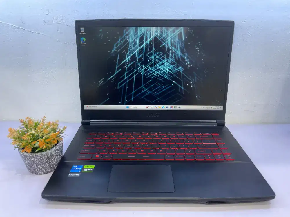 MSI THIN GF63
Ci5 11400H 
Ram 8GB 
SSD 512GB
VGA RTX 3050 4GB