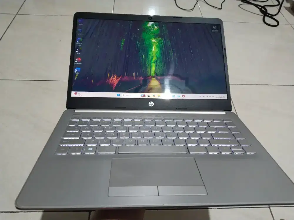 Dijual laptop HP 14s AMD ATLON GOLD Ram 8GB DDR4 SSD 512GB Win 11
