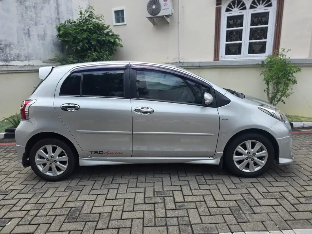 Toyota Yaris 1.5 TRD Sportivo Silver 2013