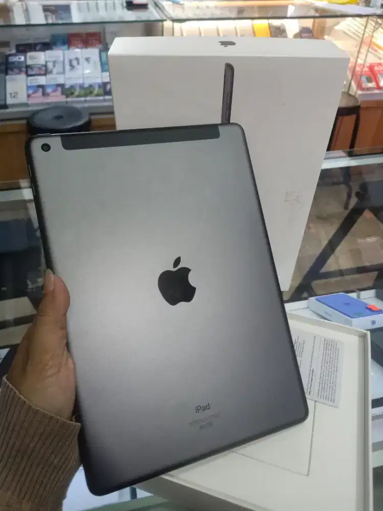 IPad 9 256GB Wifi Cell Ex Garansi Resmi iBox