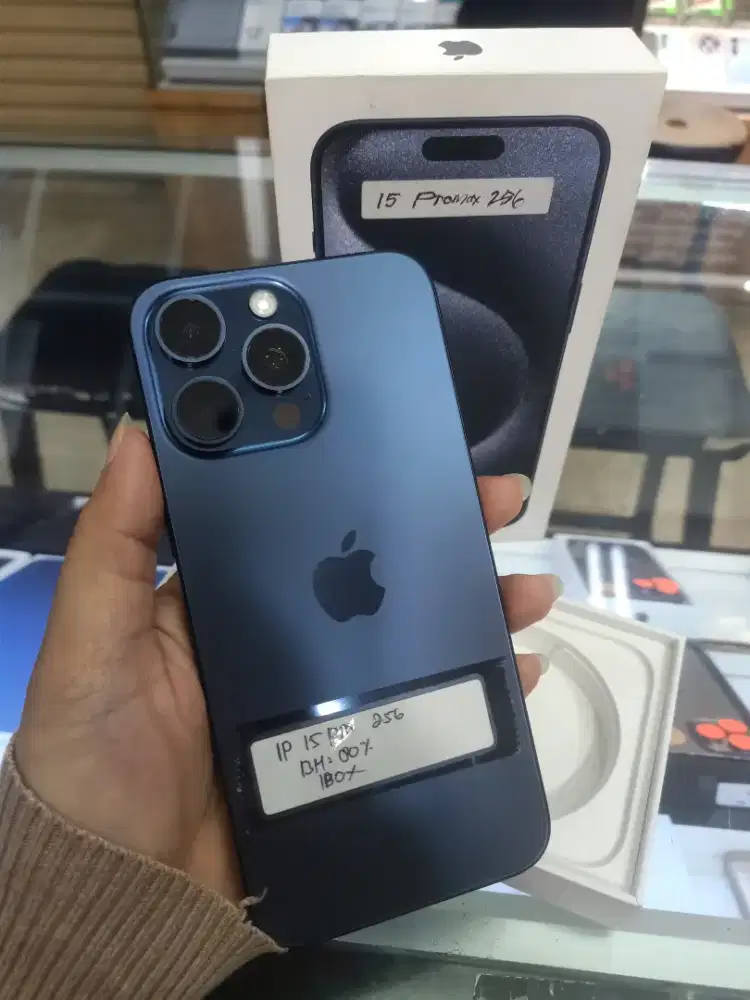 Second IPhone 15Pro Max 256GB Biru Ex Garansi Resmi