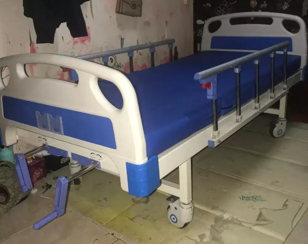 bed tempat tidur rumah sakit masih mulusssss