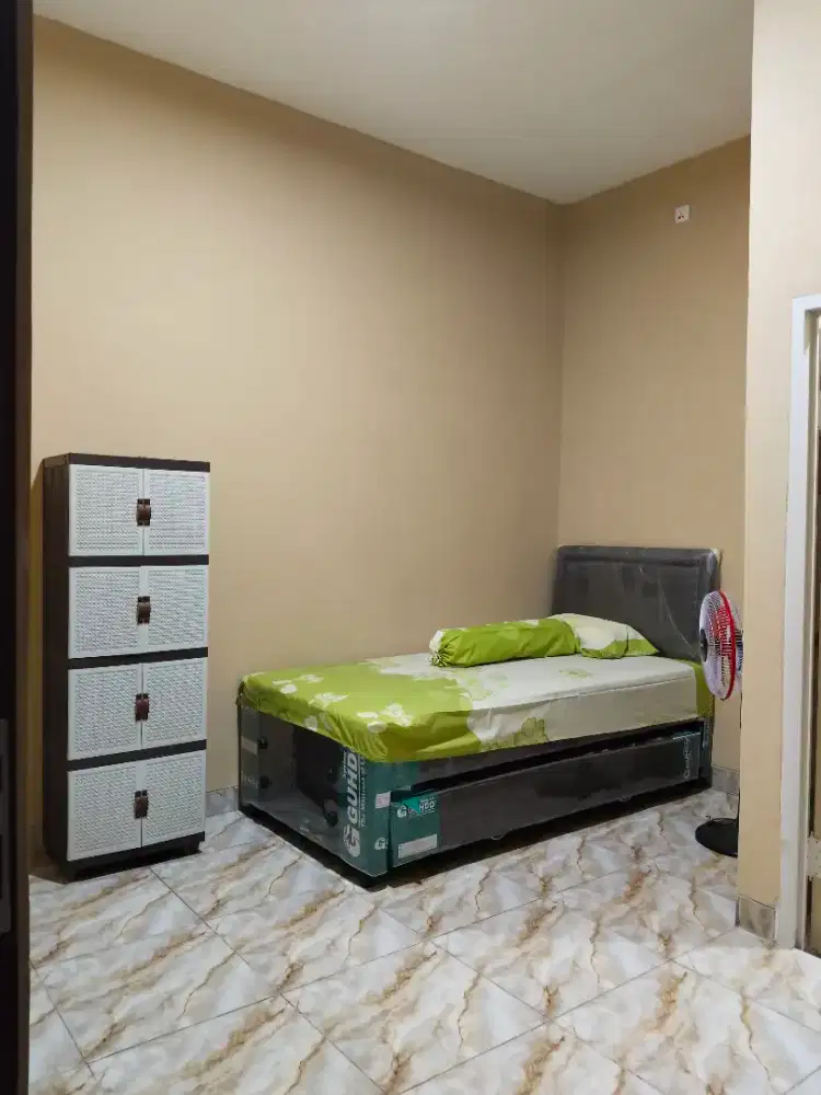 DISEWAKAN KAMAR KOS KOSAN BARU STRATEGIS AMAN DAN BERSIH.