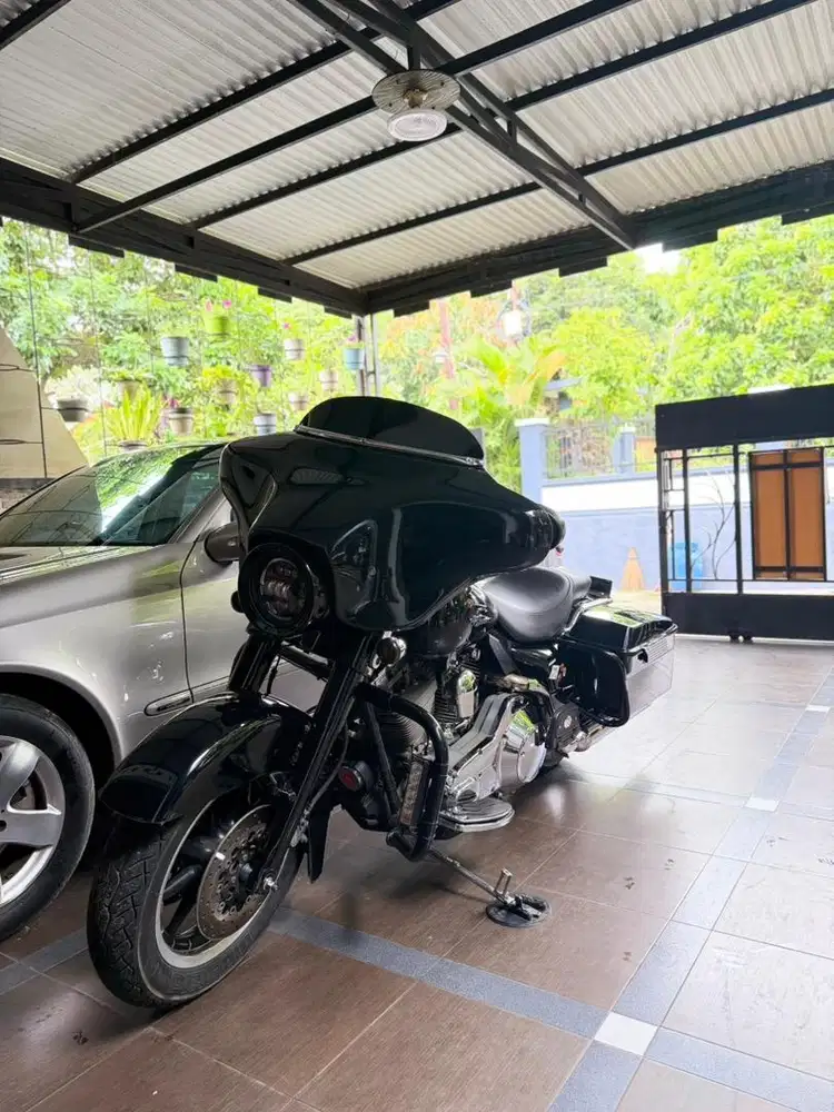 Harley Davidson Electra Glide Istimewa dan Sangat Terawat StreetGlide