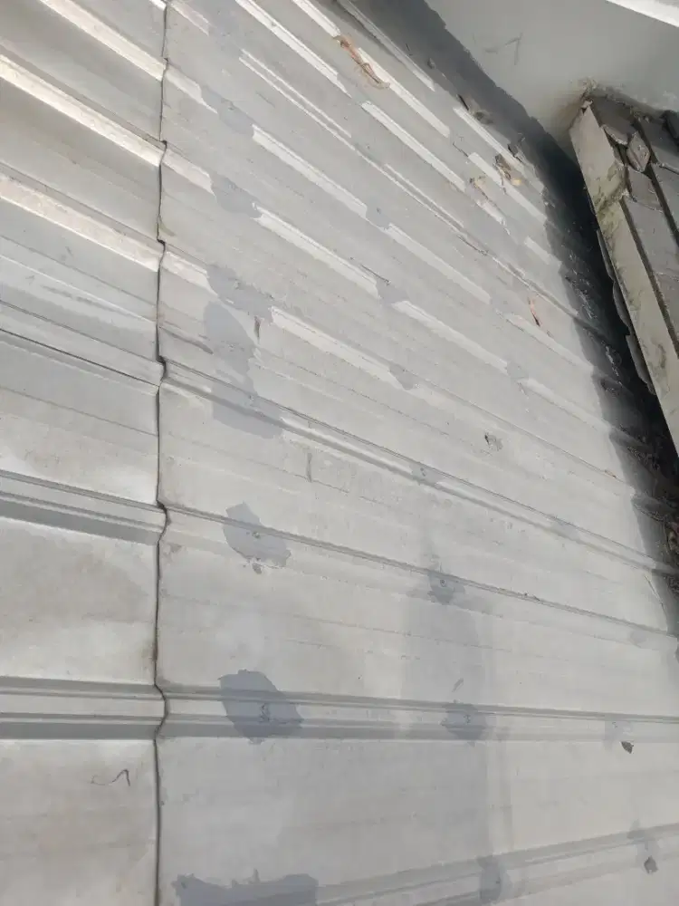 TukanG Ranovasi atap rmh.