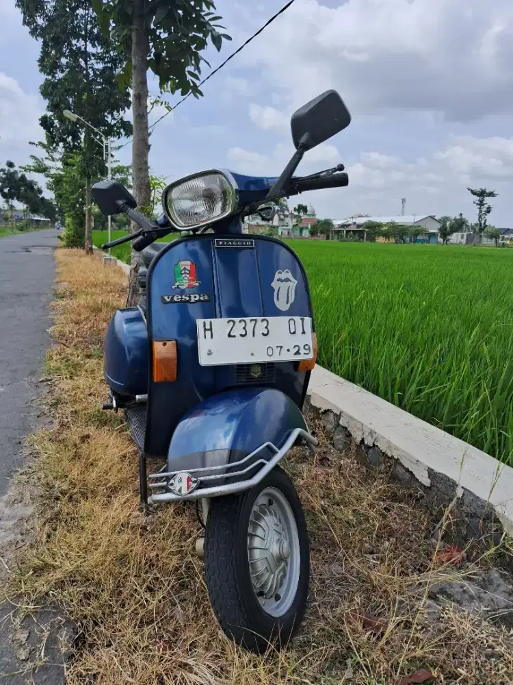 Vespa Exclusive 2 1997 Biru Metalik