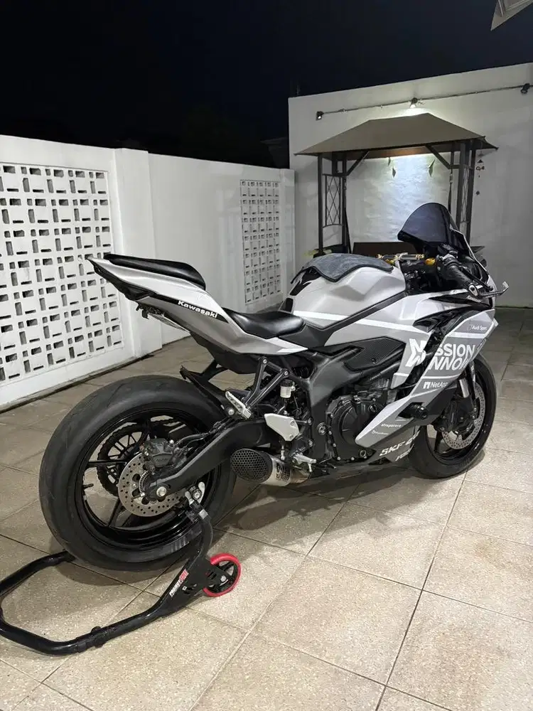 SALE ZX25R non ABS (QUICKSHIFT)
