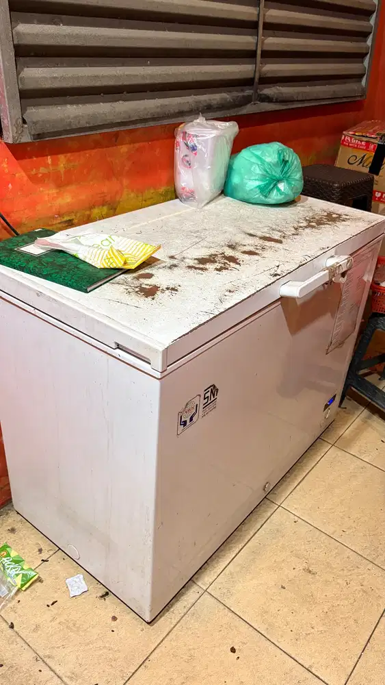 Chest Freezer RSA 310L bekas