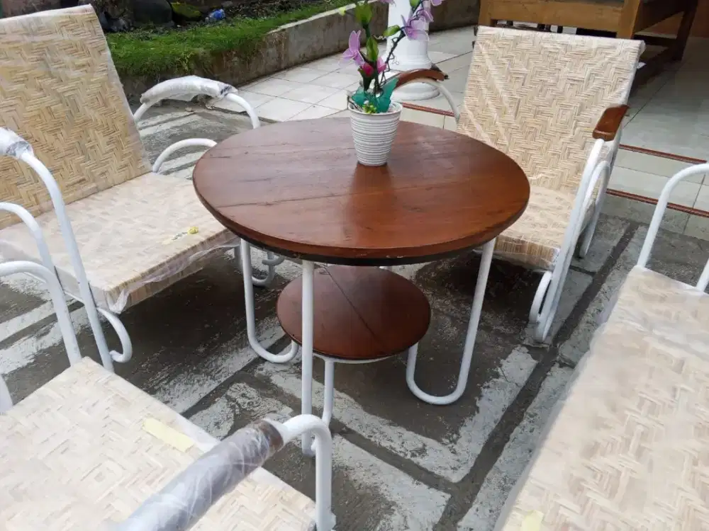 Kursi sedan pipa jadul