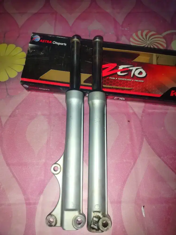 SHOCK DEPAN MIO KARBU