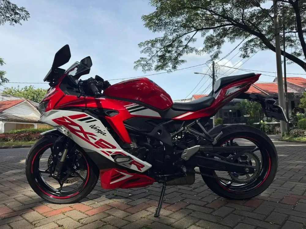 Dijual kawasaki Ninja Zx 4 silinder abs limited edition merah putih