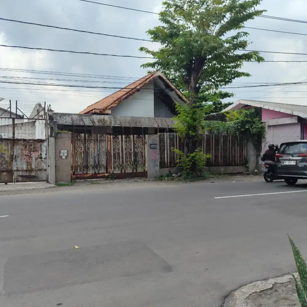 Tanah bonus bangunan Murah strategis tepi jln utama Solo kots