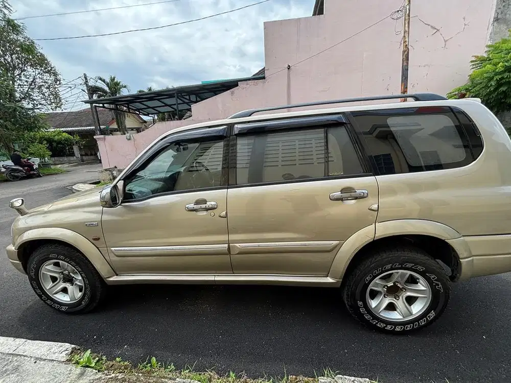 Suzuki grand escudo XL-7