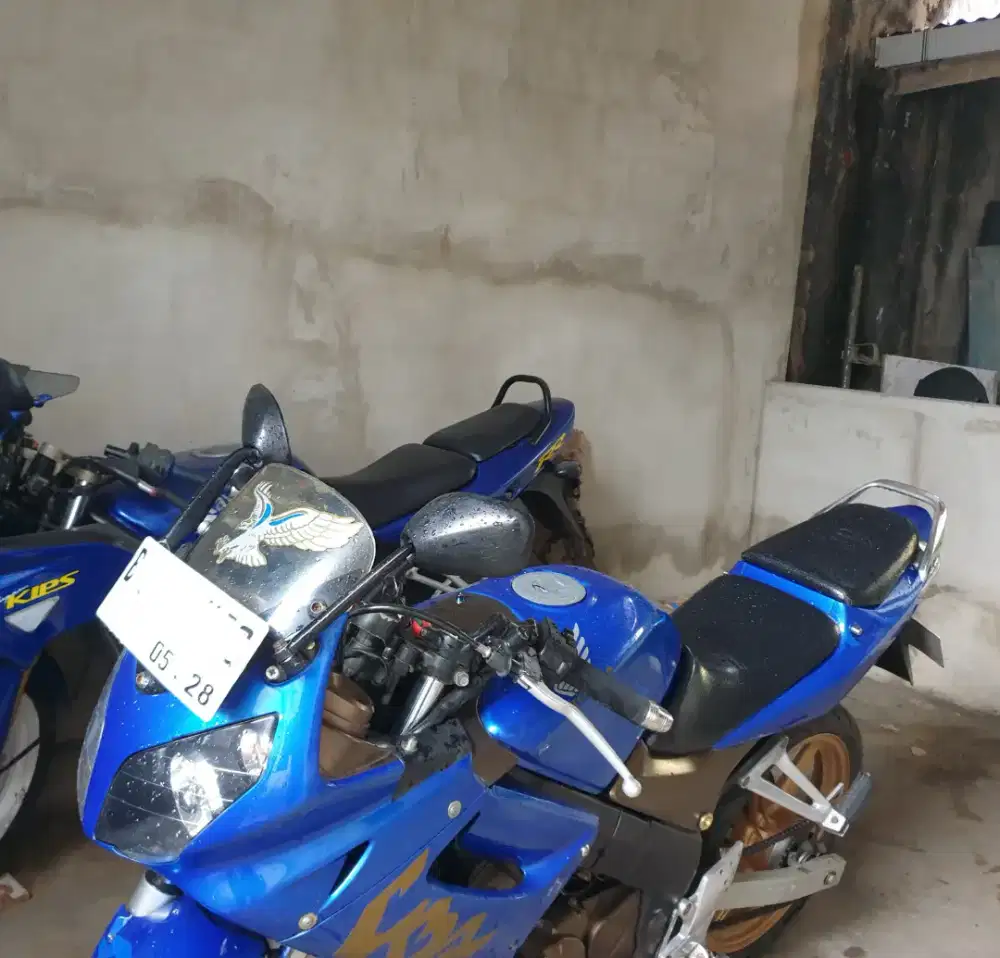 Honda CBR 150r old 2008 cbu