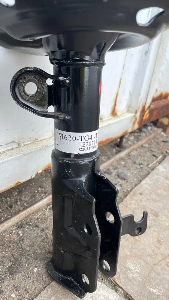 shock/ skok brio depan