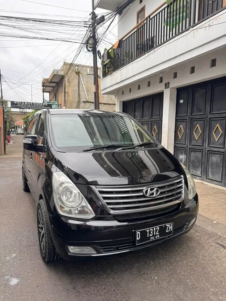 Hyundai h-1 2011 matic diesel istimewa siap gas