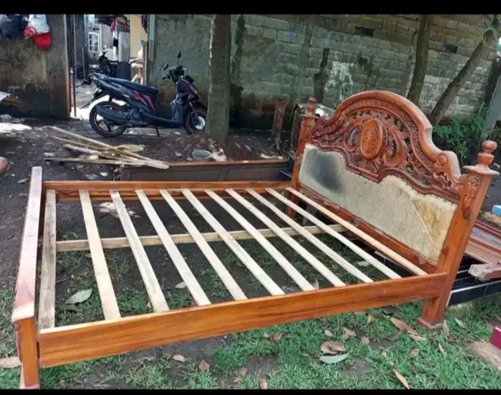 Tempat tidur dipan jati bekas dah melamin seperti baru