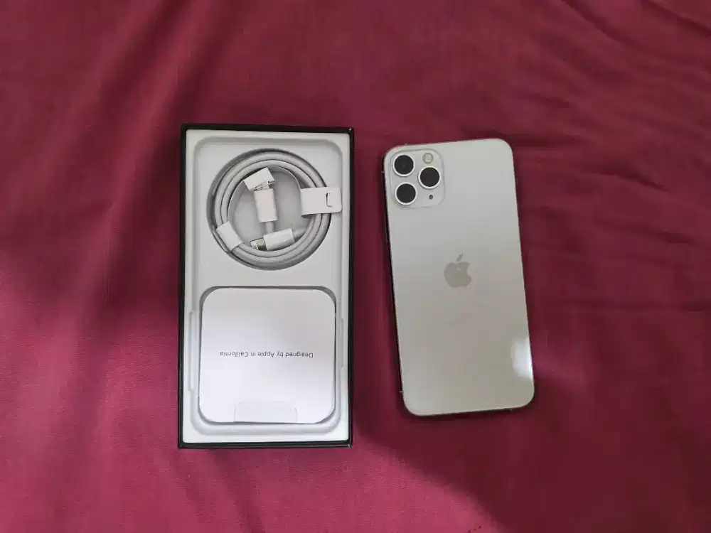 Iphone 11 pro 256gb cucok putih
