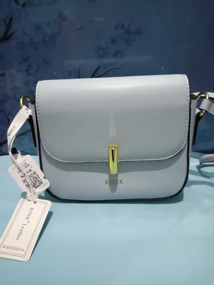 Di jual tas selempang wanita merk kosk
