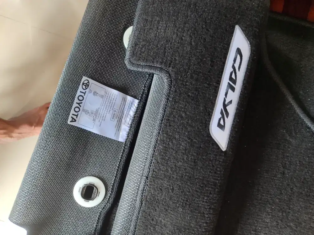 Karpet Mobil Bawaan Toyota Calya Original