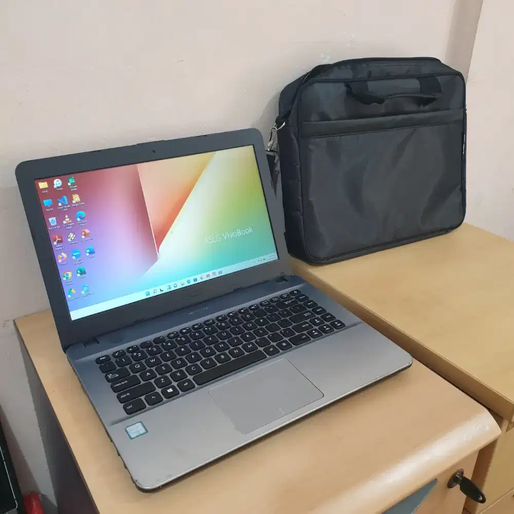 ASUS X441U - I3 606U - HD520 - 8G  - SSD 512GB