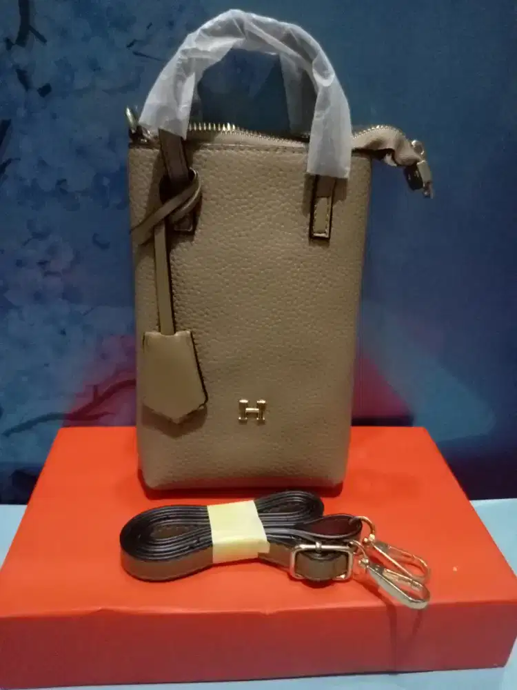 Di jual tas hp wanita