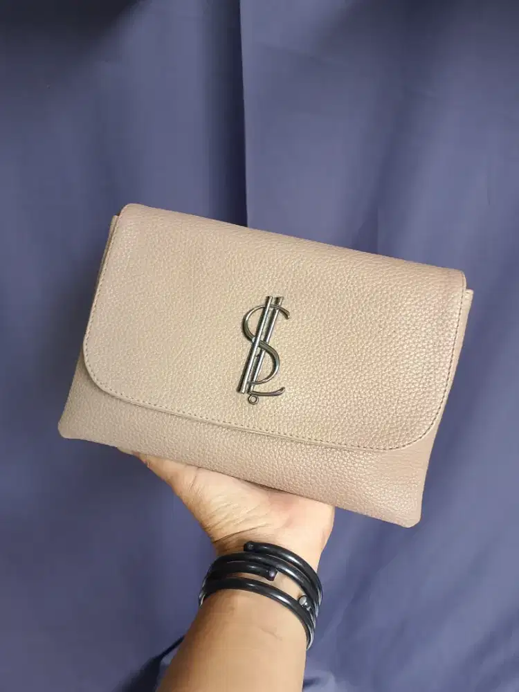 Tas dan dress second branded sumedang