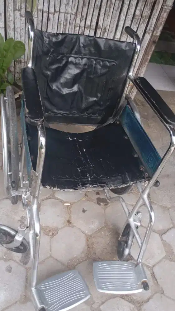 Kursi roda bekas harga murah