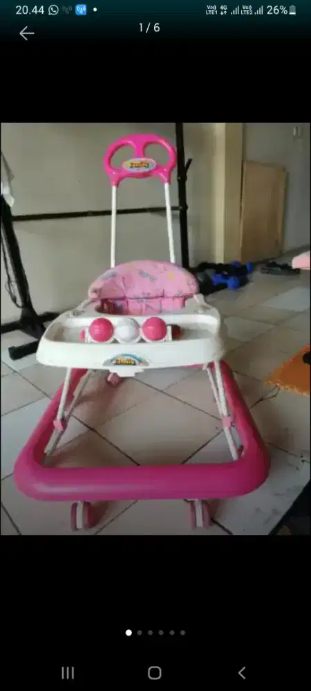 Baby wolker roda blajar jalan