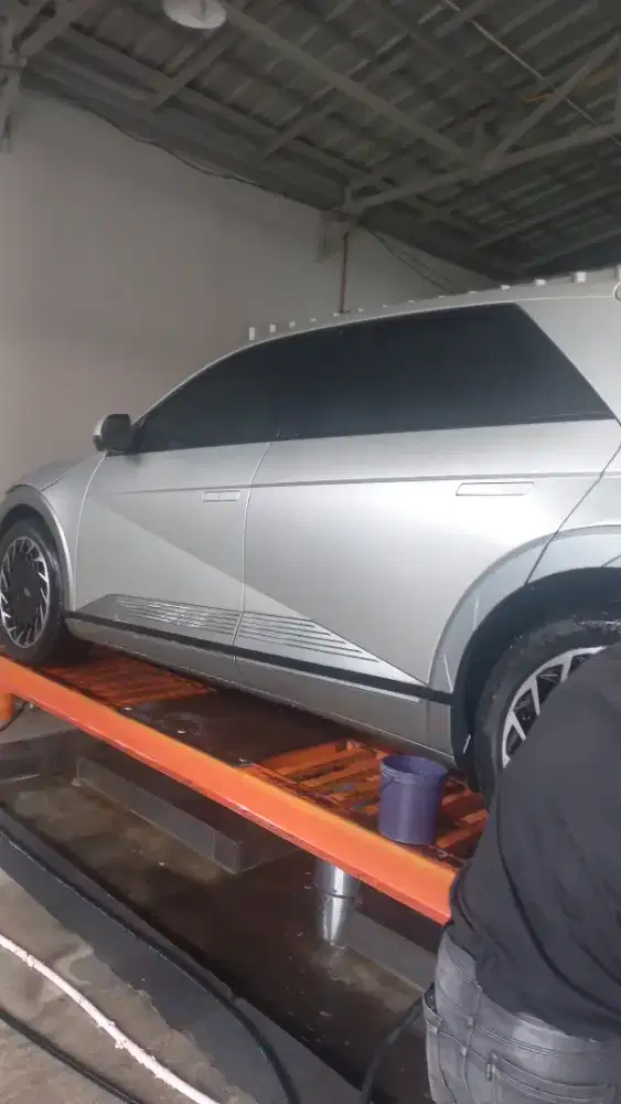 Karyawan Steam Mobil