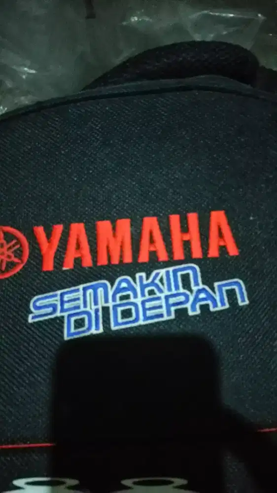 Uniqlo Tas Hitam yamaha