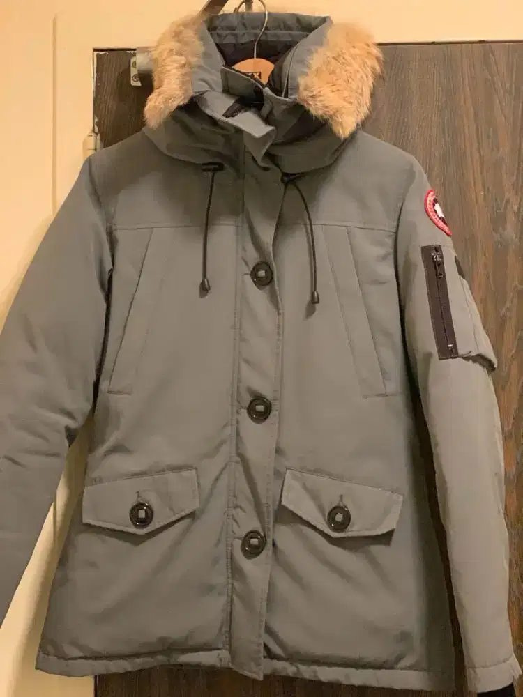 Canada Goose Montebello Coat Parka Jaket Outdoor Originsl Size M