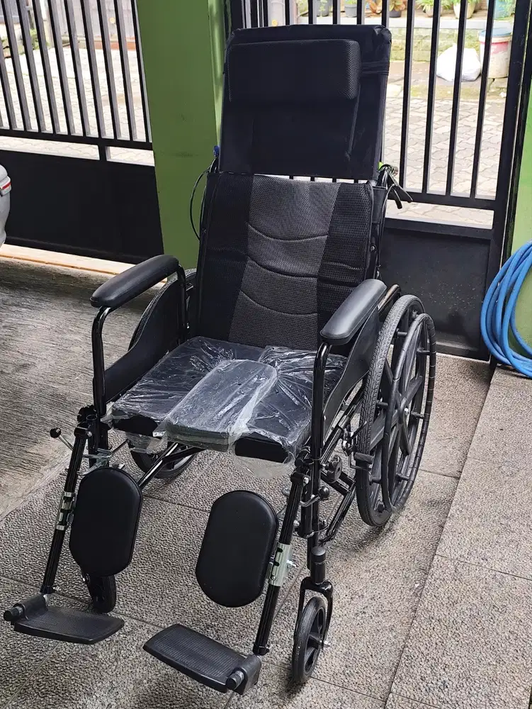 Kursi Roda Alkespro (dapat direbahkan 180 derajat)