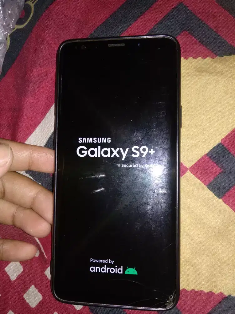 Samsung s9+ sein 6/64 mnus retak bagian bawah sentuhan aman