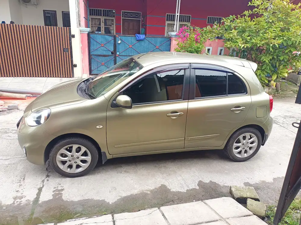 Nissan March 2014 1.5 L AT