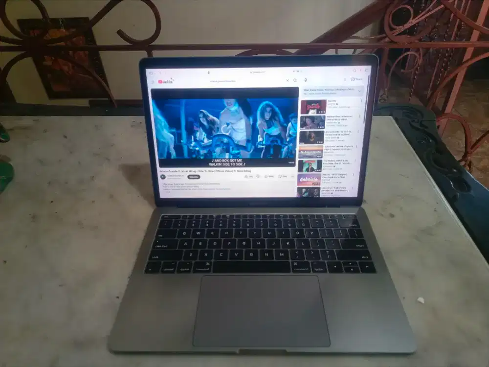 Macbook pro retina 13 2017 i5 ram 8gb ssd 256gb mulus
